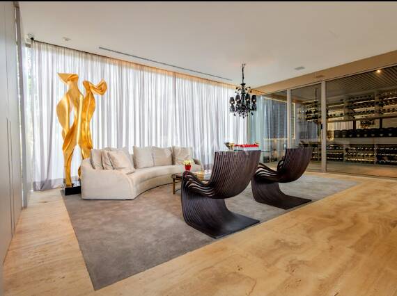Casa com 6 suítes, vista panorâmica e arquitetura contemporânea no Tamboré 2