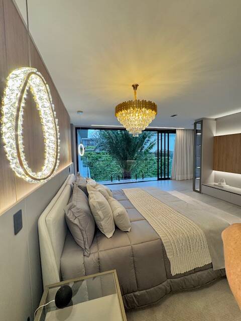 Casa à venda com 1.469 m², 6 suítes, rooftop e cinema privativo em Alphaville