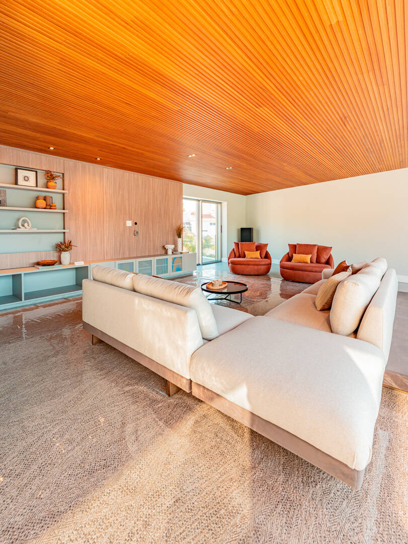 Casa porteira fechada à venda em Alphaville | 5 suítes, rooftop e mobiliada