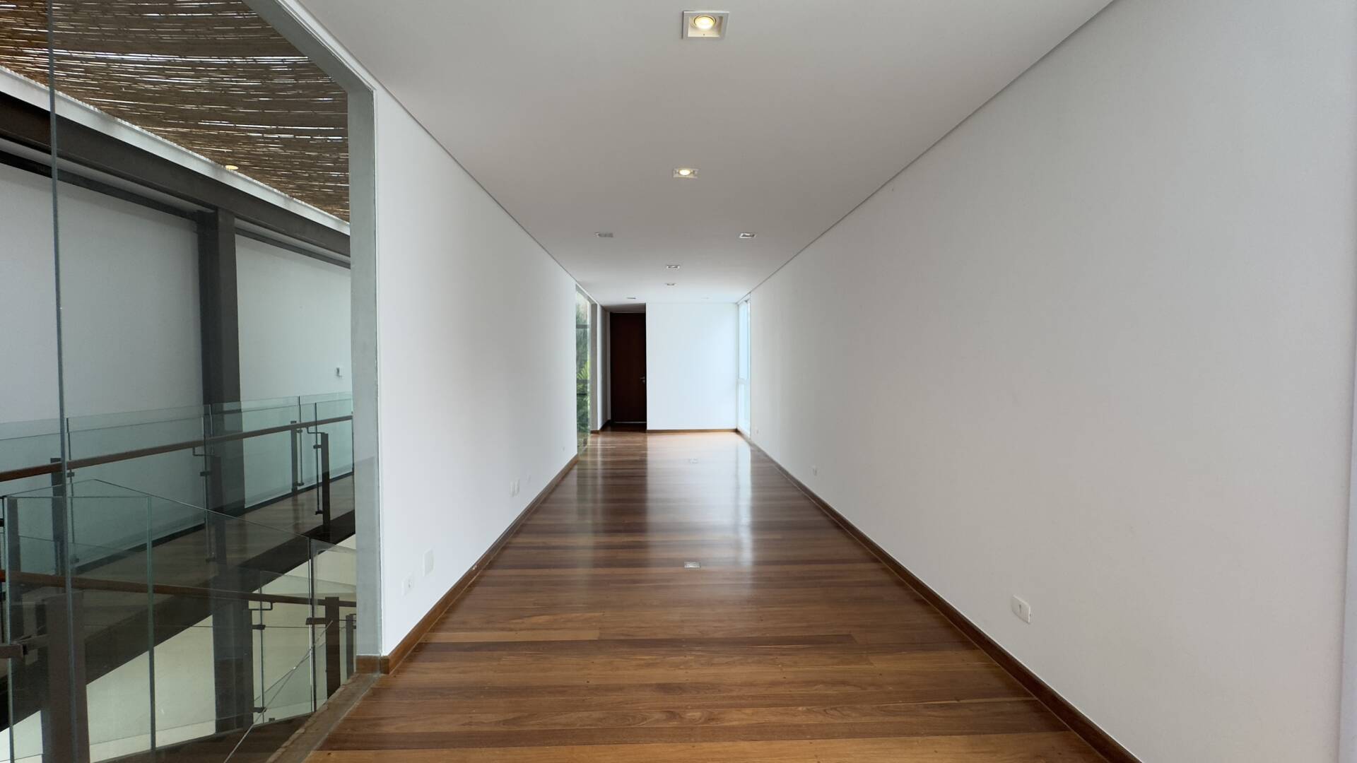 Casa contemporânea sustentável à venda residencial Melville | 4 suítes, elevador e automação