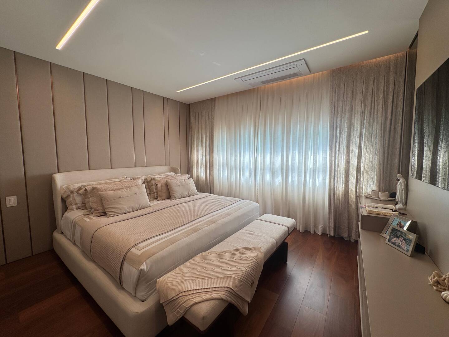 Apartamento mobiliado no ATRIA Alphaville com 3 suítes e automação completa