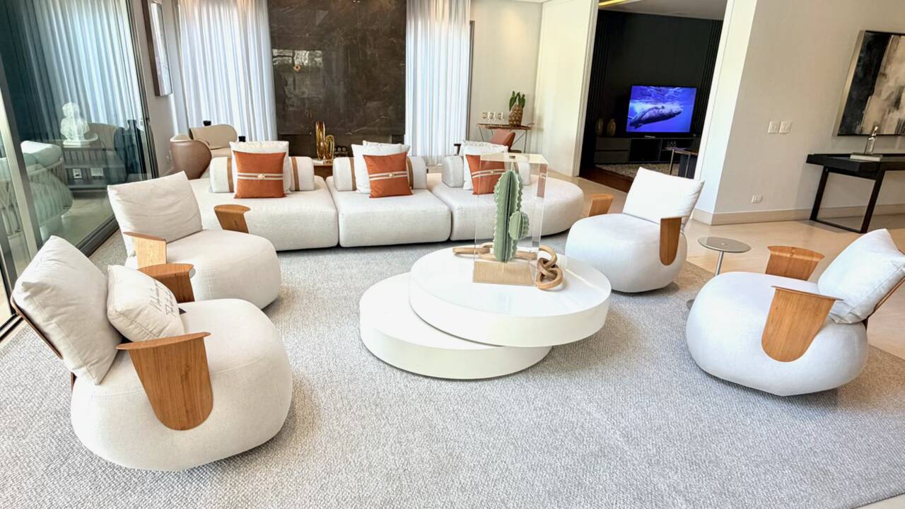 Casa à Venda no Tamboré 3 com 5 Suítes, Man Cave Exclusiva e Lazer Completo