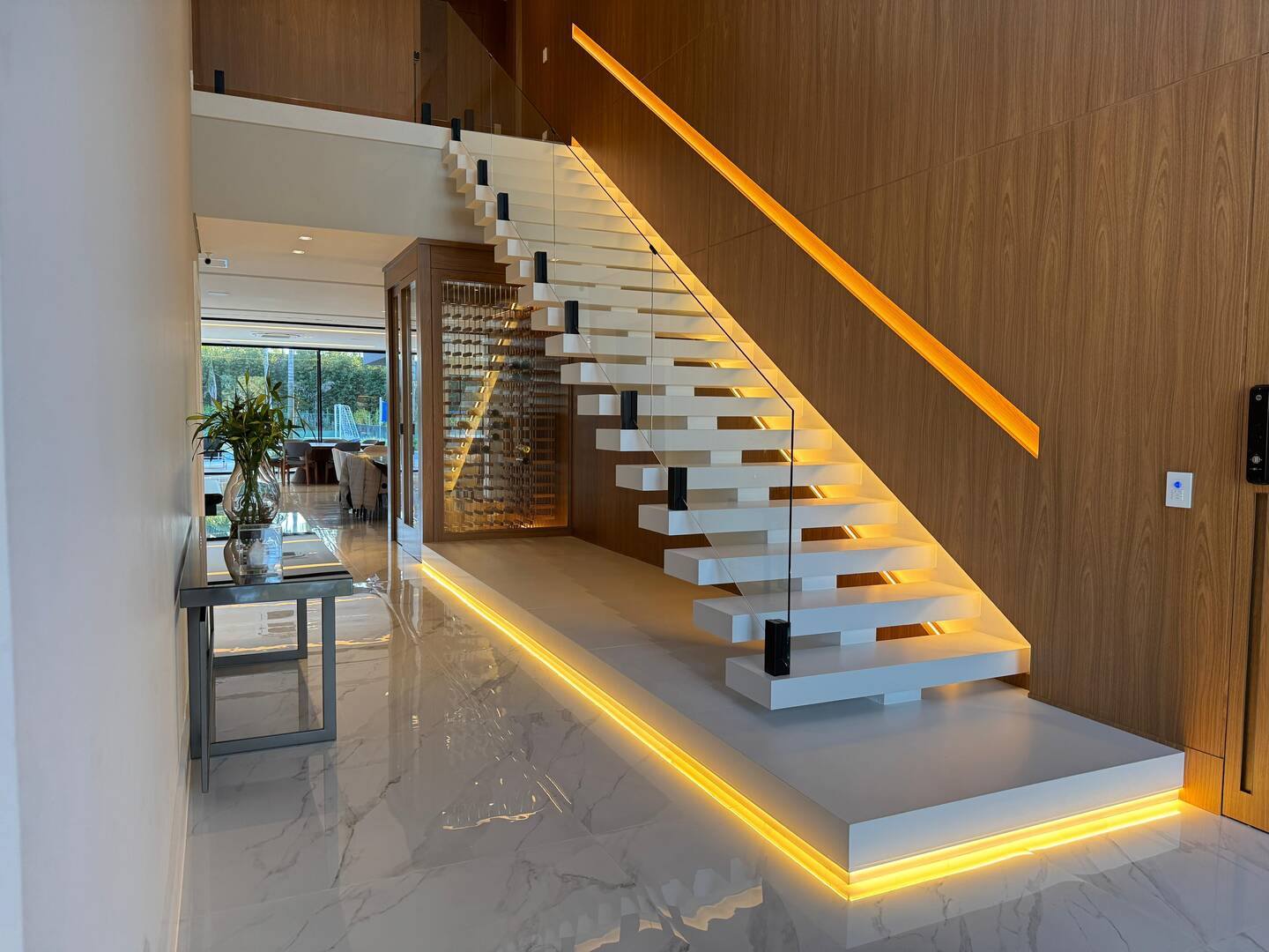 Casa com projeto de Breno Santiago e lazer completo no Haras Guancan