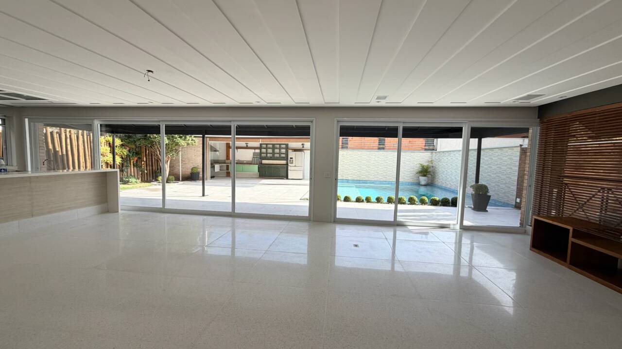 Casa Tamboré 11 -  Sol o dia todo na piscina
