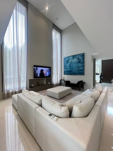 Casa esquina Villa Solaia - Alphaville São Paulo