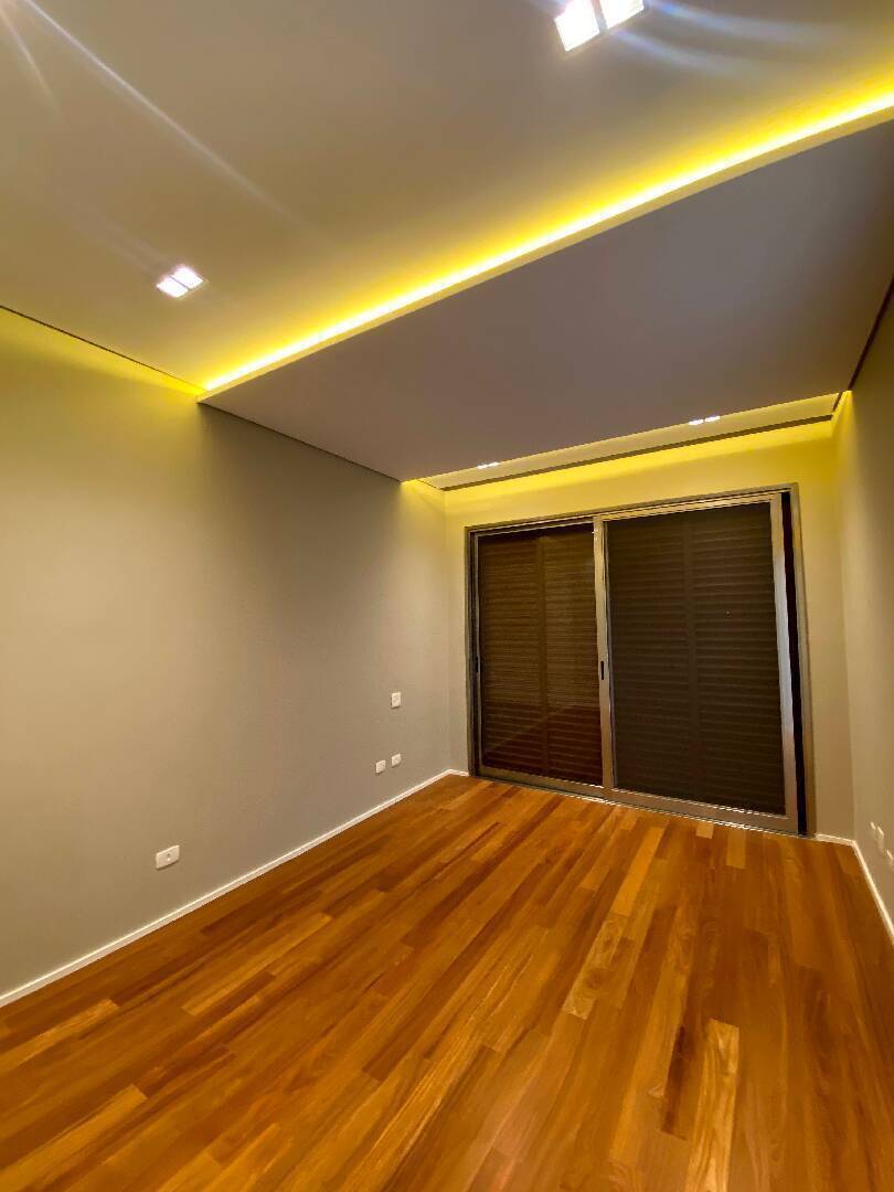 Residência Assinada por Mario Perez no Vila Solaia | 640 m², 4 Suítes e Vista Panorâmica