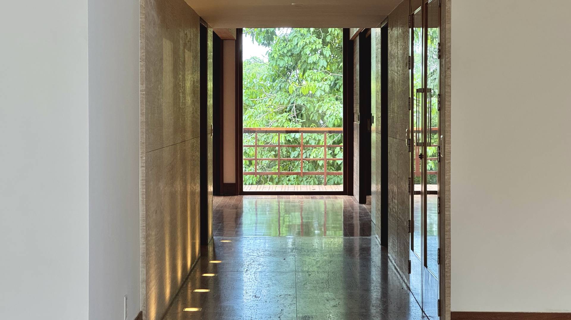 Casa com 6.300m² de terreno privativo - Residencial Tamboré 1
