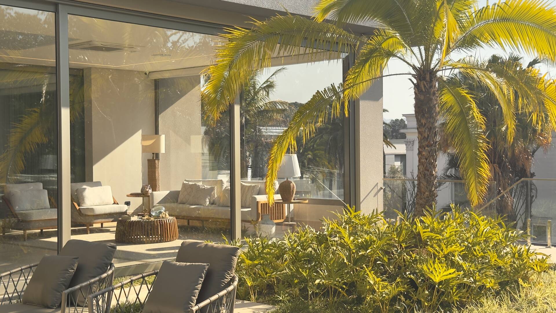 Casa à venda no Tamboré 2 com 1.800 m², 6 suítes e rooftop de 450 m²