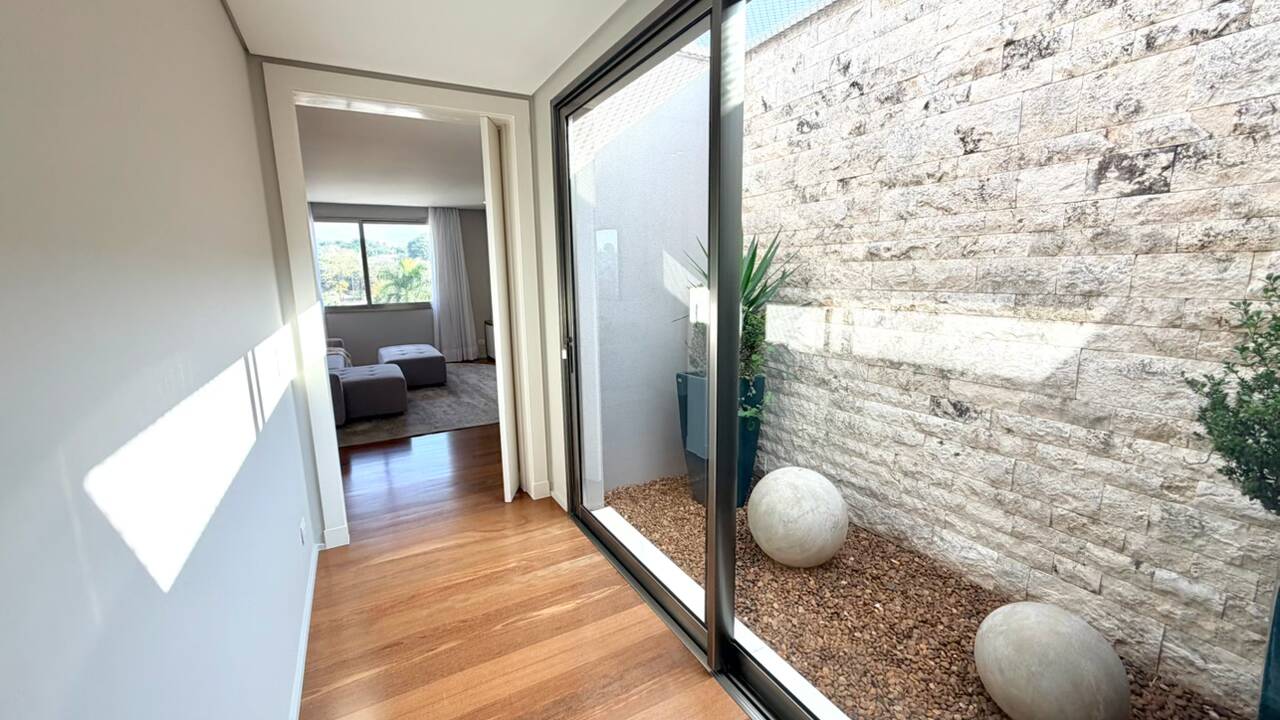 Casa à Venda no Tamboré 3 com 5 Suítes, Man Cave Exclusiva e Lazer Completo
