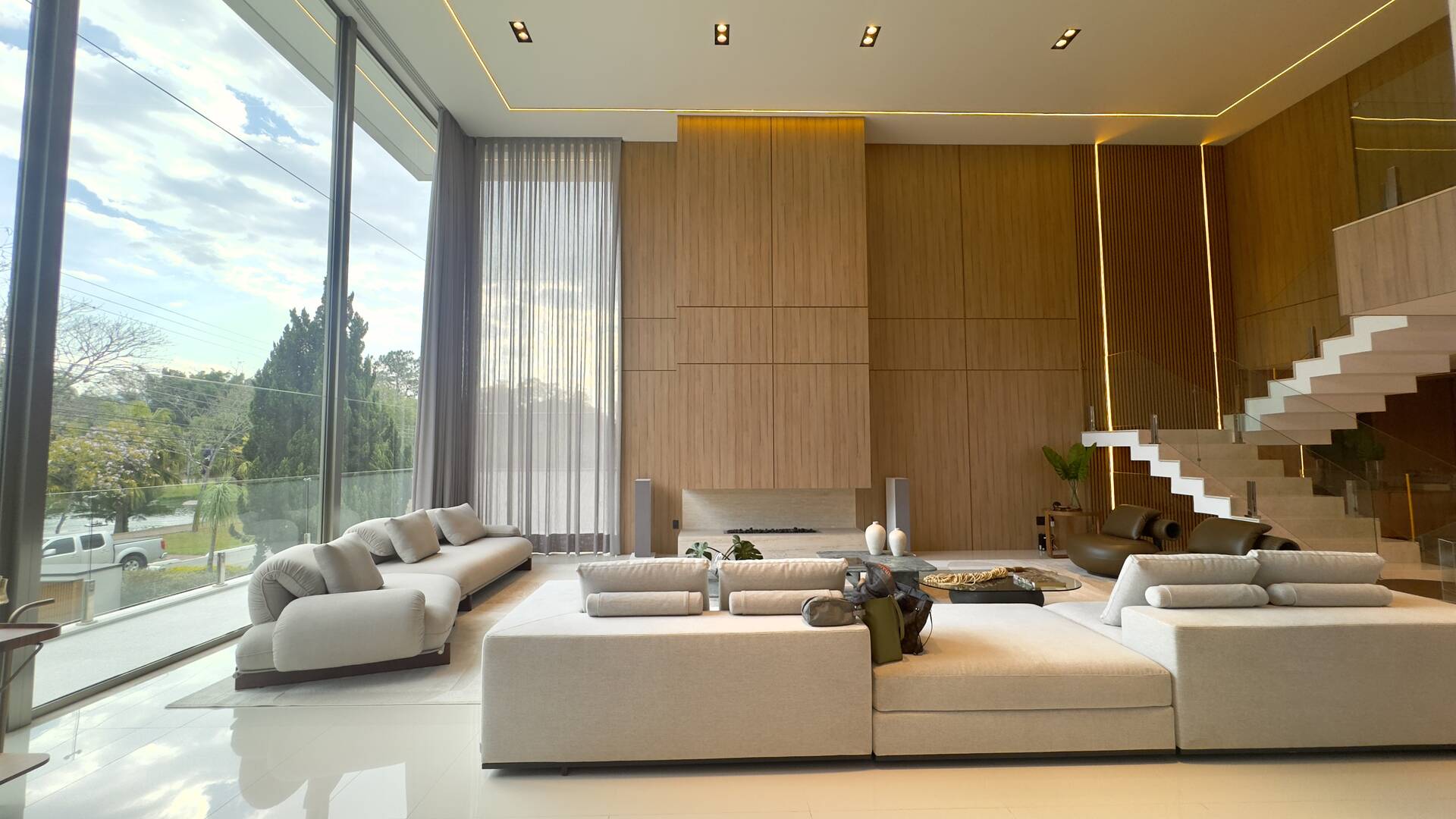 Casa de Alto Padrão à Venda no Tamboré 3 | Frente para o Lago | 5 Suítes | 870 m²