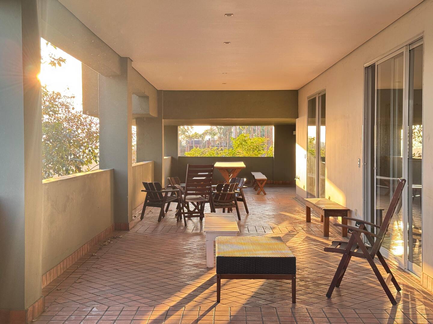 Casa à Venda no Tamboré 1 com Vista Permanente para o Lago e Rooftop Panorâmico
