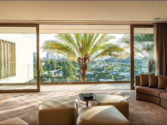 Casa com 6 suítes, vista panorâmica e arquitetura contemporânea no Tamboré 2