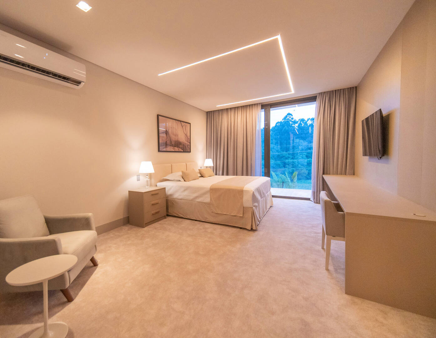 Casa à venda no Tamboré 2 com 6 suítes, SPA privativo, piscina e 2.385 m²