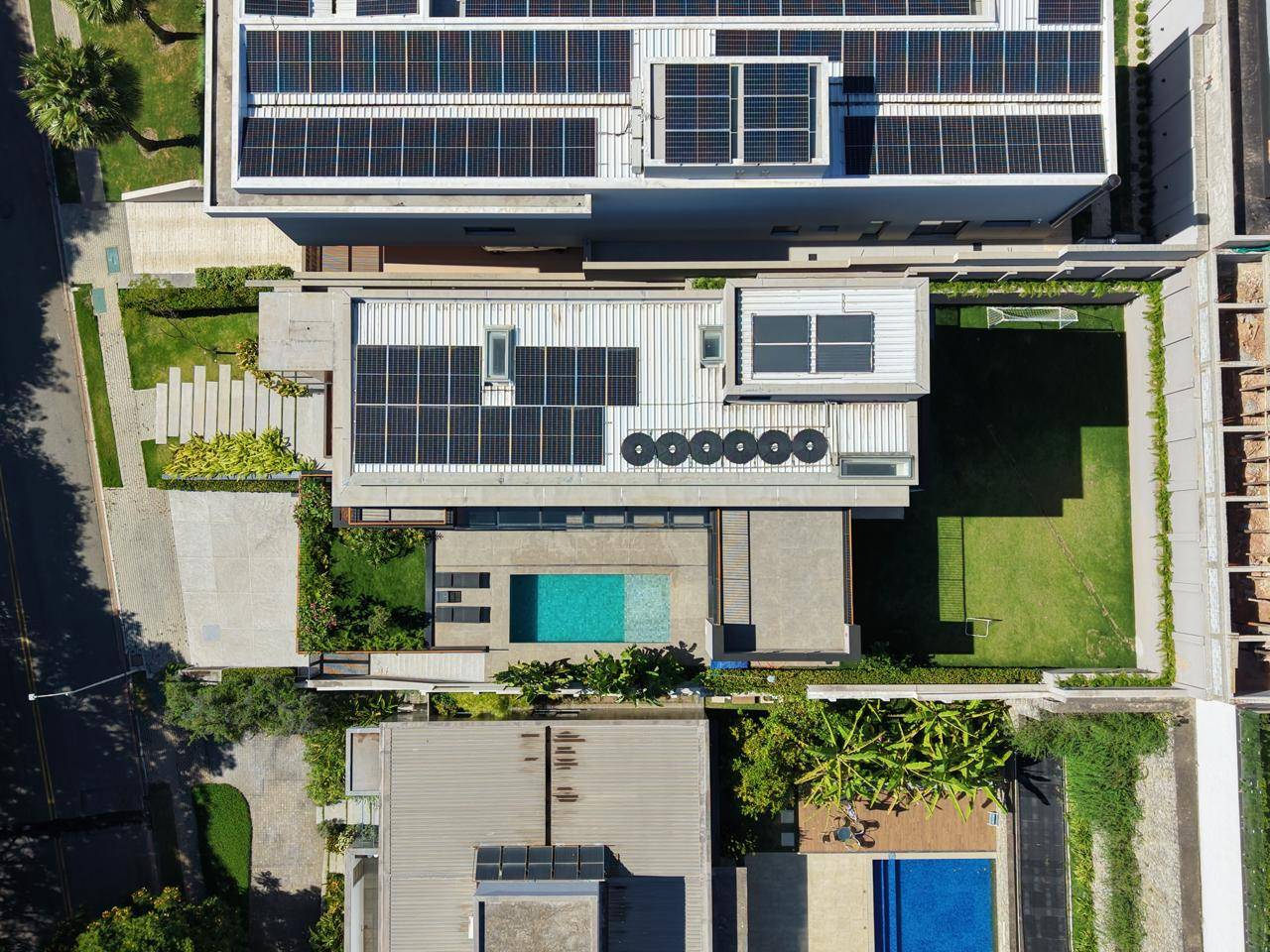 Casa à venda no Tamboré 10 com vista permanente para a mata e amplo terreno