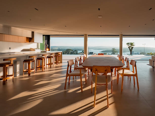 Casa à venda no Le Portier Nautic Residence com 5 suítes e acesso direto à represa