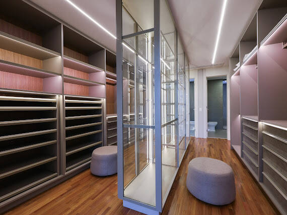 Casa à venda no Tamboré 2 com projeto Rodrigo Latorre e adega climatizada para 700 garrafas