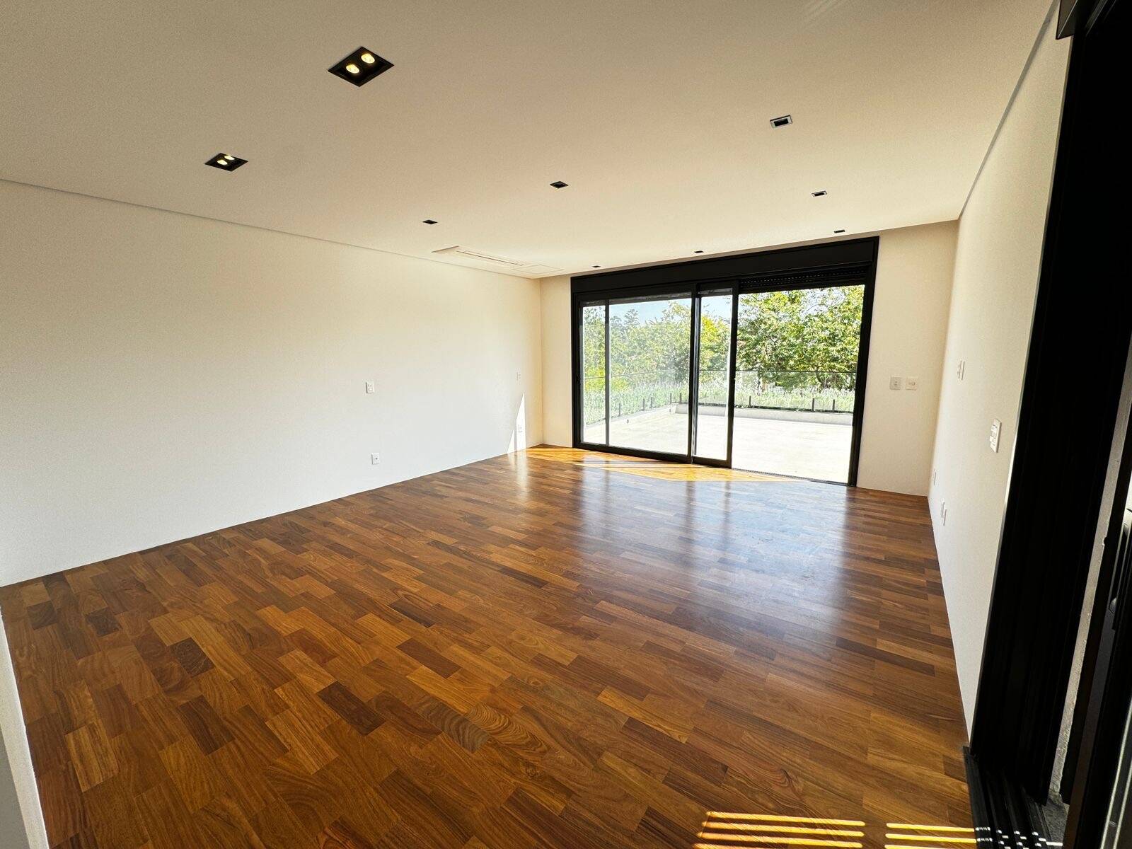 Casa nova Gênesis 2 - Alphaville SP - Venda.
