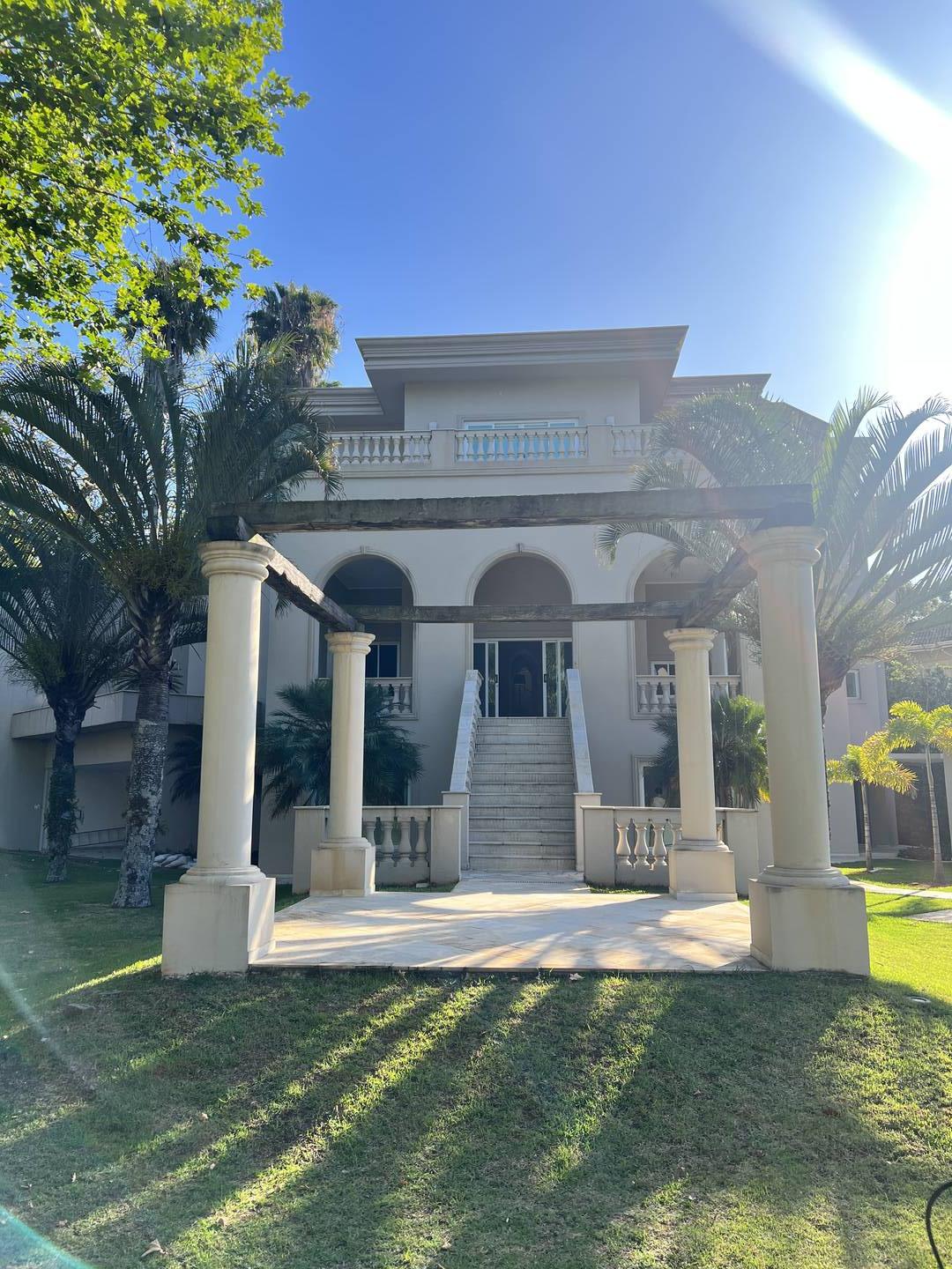 Casa esquina Tamboré 1 com 1500m2 de área não edificante
