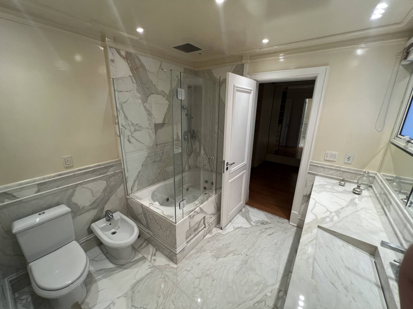 Cobertura duplex à venda em São Paulo com 1.170 m², 4 suítes, piscina privativa e 10 vagas
