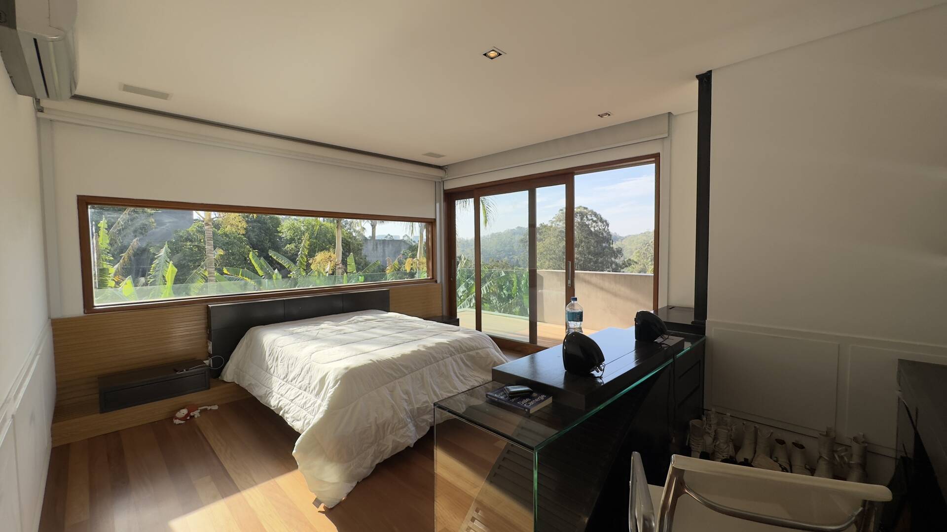 Casa Contemporânea com Vista Permanente, Piscina com Raia e Projeto Autoral em Alphaville