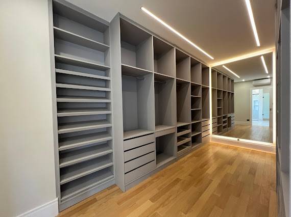 Casa à venda no Alphaville Residencial 1 com 5 suítes, adega climatizada 