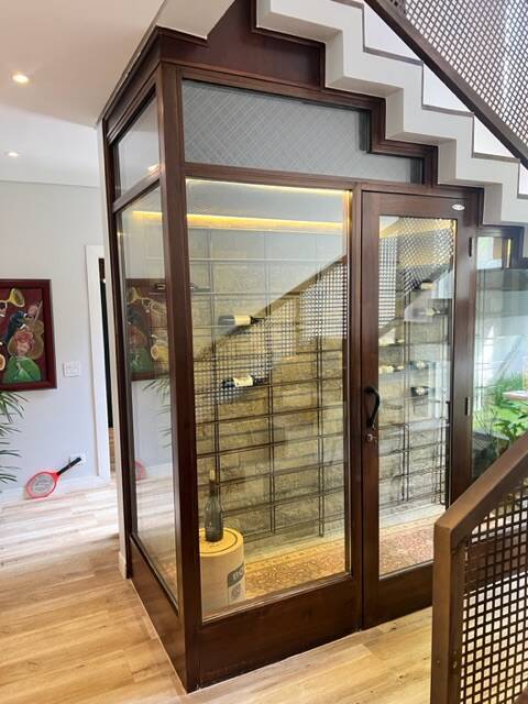 Casa Totalmente Reformada à Venda no Tamboré 1 | 5 Suítes e Ambientes Integrados