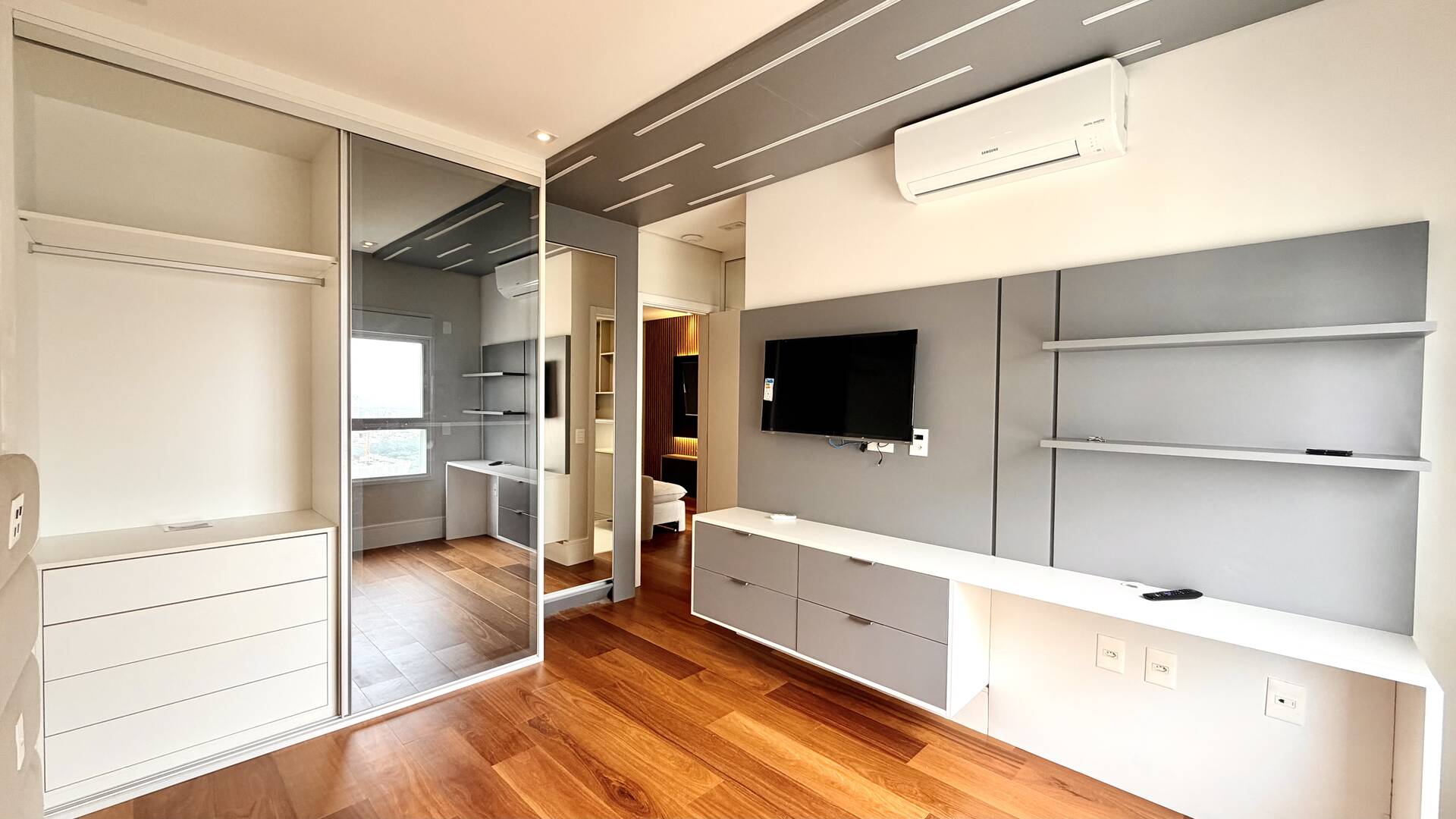 Apartamento mobiliado com 4 suítes e vista permanente para o lago em Alphaville