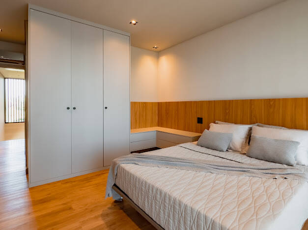 Casa à venda no Le Portier Nautic Residence com 5 suítes e acesso direto à represa