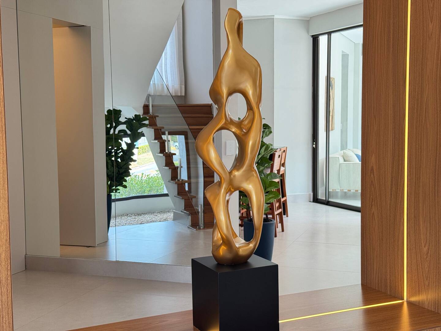 Casa Contemporânea à Venda no Tamboré 1 com 5 Suítes e Lazer Integrado