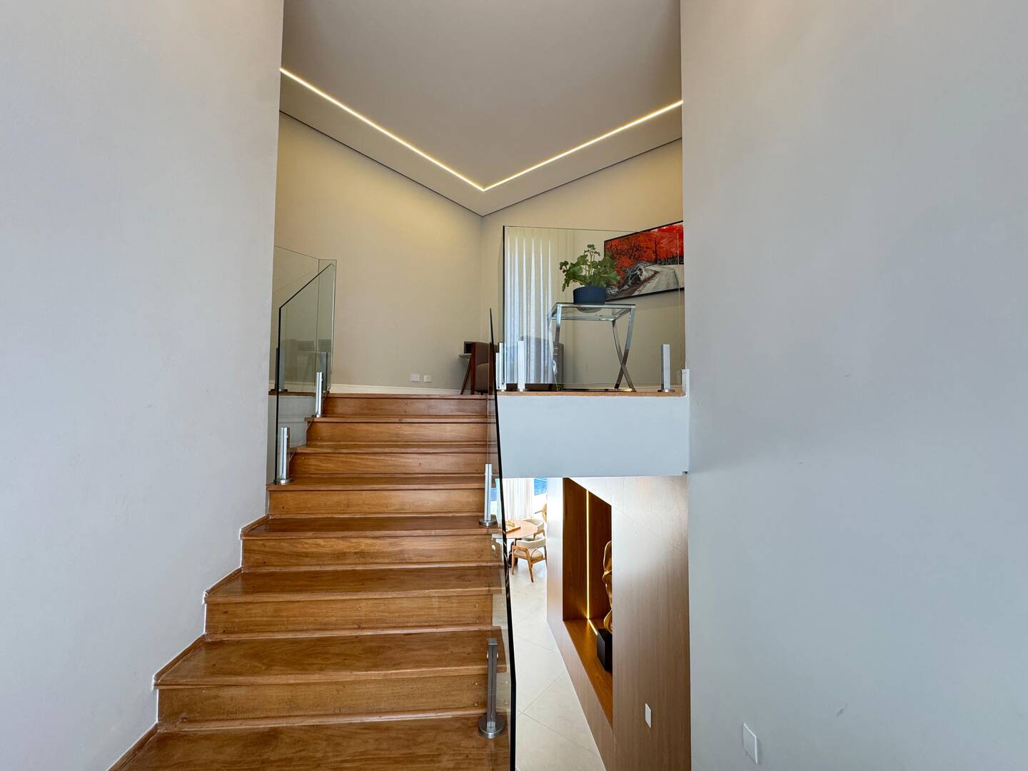 Casa Contemporânea à Venda no Tamboré 1 com 5 Suítes e Lazer Integrado