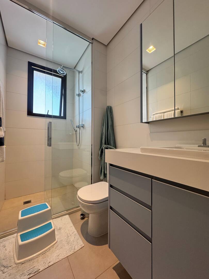 Apartamento mobiliado no ATRIA Alphaville com 3 suítes e automação completa