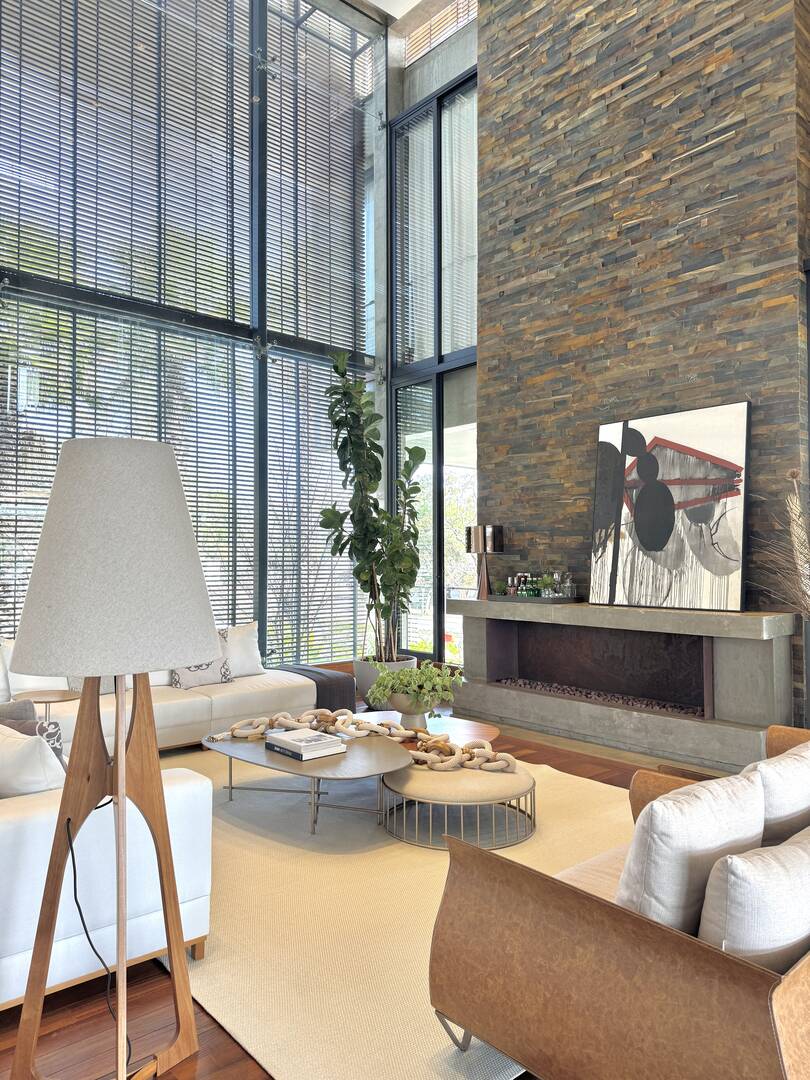 Casa Contemporânea à Venda no Alphaville Gênesis 1 com Vista Permanente para a