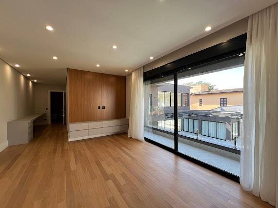 Casa à venda no Alphaville Residencial 1 com 5 suítes, adega climatizada 