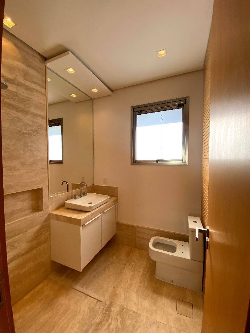 Residência Assinada por Mario Perez no Vila Solaia | 640 m², 4 Suítes e Vista Panorâmica