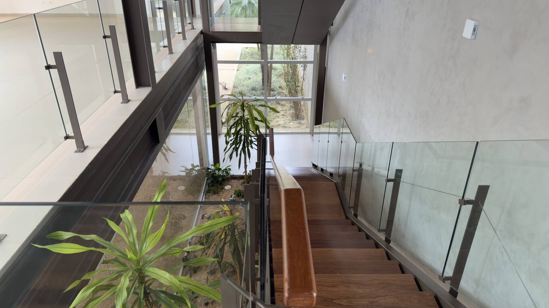 Casa contemporânea sustentável à venda residencial Melville | 4 suítes, elevador e automação