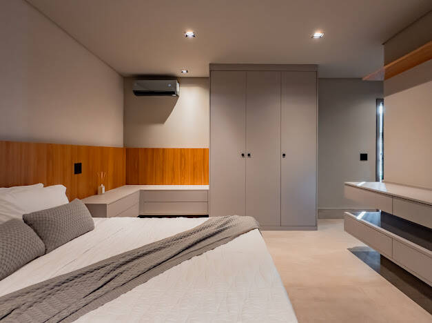 Casa à venda no Le Portier Nautic Residence com 5 suítes e acesso direto à represa