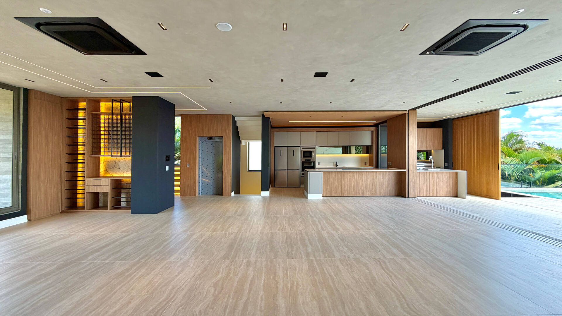 Casa com rooftop, elevador e vista permanente para a reserva à venda em Alphaville