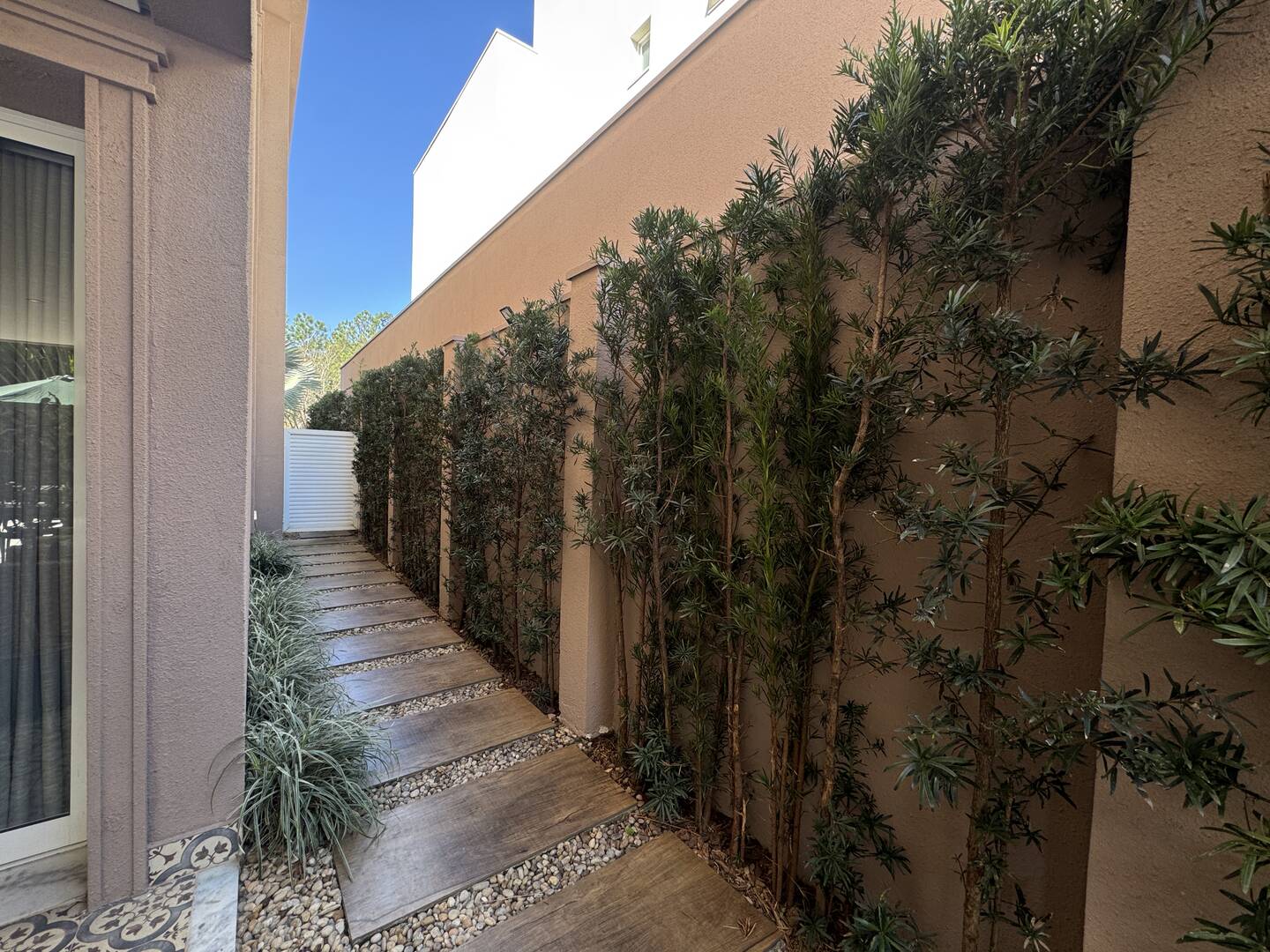 Casa neo-clássica à venda no Villa Solaia Alphaville | Elegância e conforto