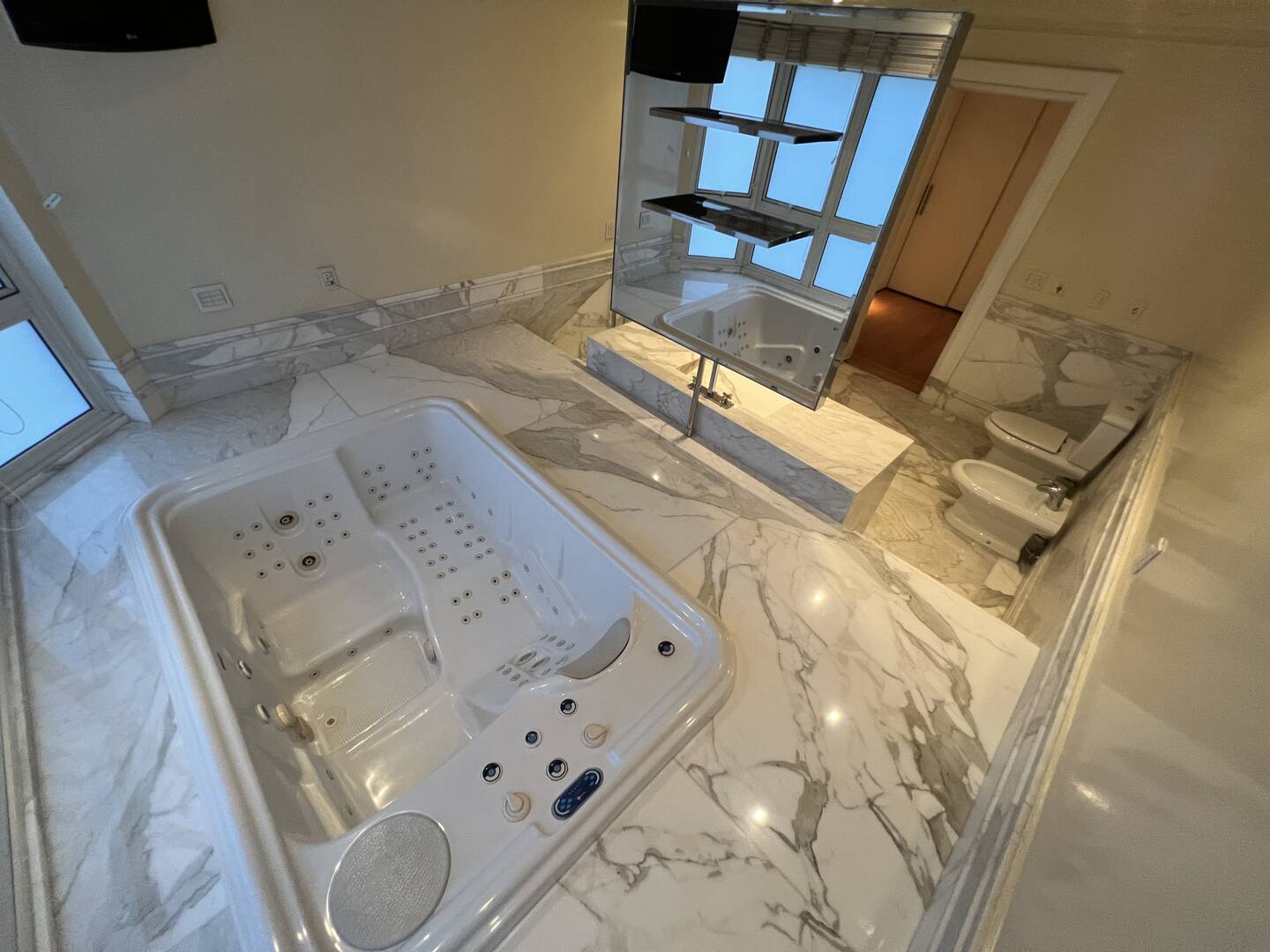 Cobertura duplex à venda em São Paulo com 1.170 m², 4 suítes, piscina privativa e 10 vagas