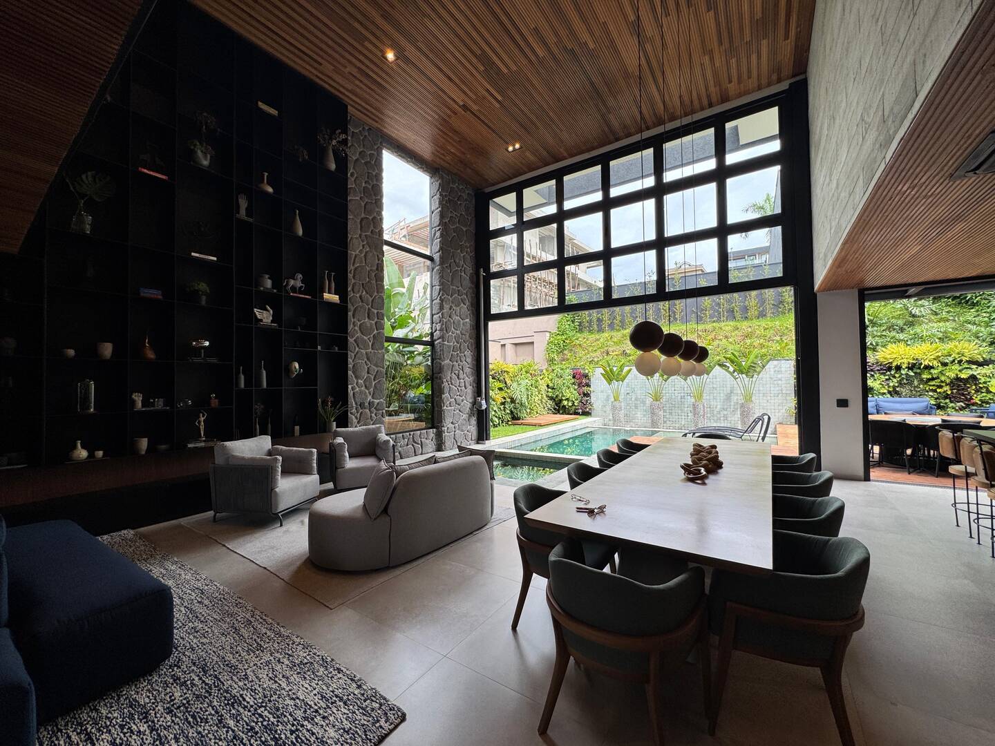 Casa mobiliada à venda no Gênesis 2 com 3 suítes, automação e adega climatizada